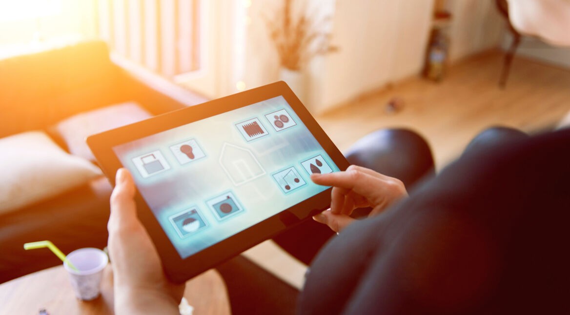 Smart home automation controlled with tablet and app