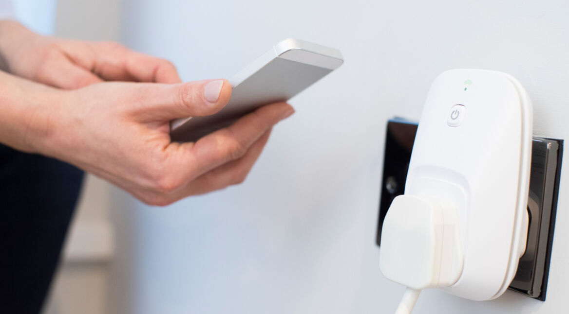 Mit Smart Home-Adaptern für die Steckdose kannst Du auch herkömmliche Geräte ganz einfach via Smartphone steuern.