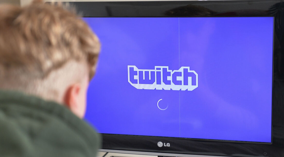 Ein Spiel über Twitch streamen.