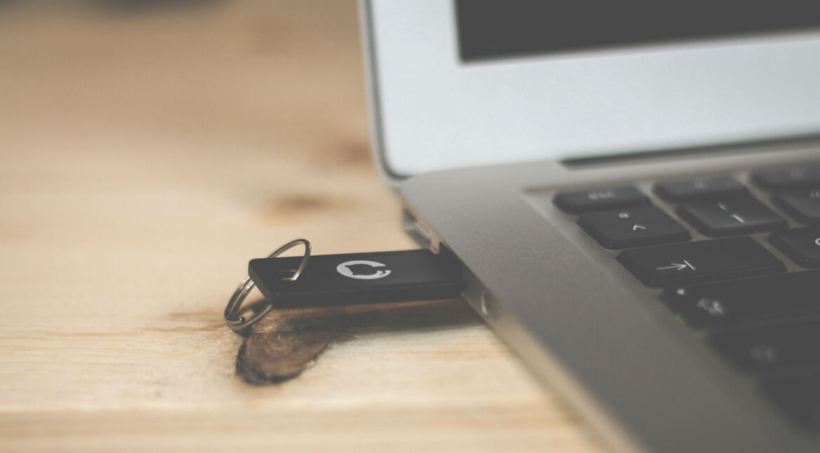 Einen USB-Stick über das Macbook verschlüsseln.