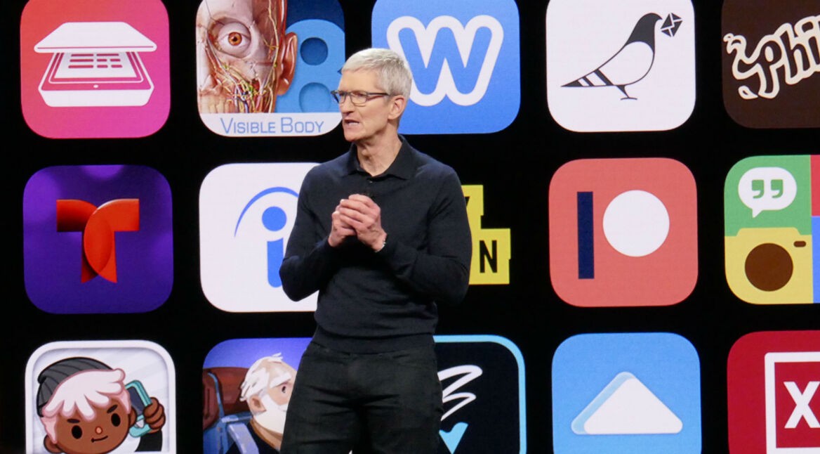 Tim Cook stellt auf der WWDC 2018 iOS 12 vor.