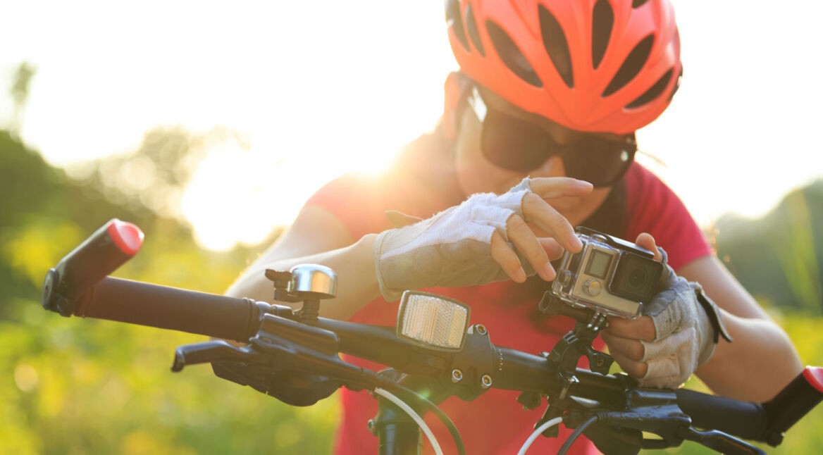 Die Kamera für Action-Aufnahmen am Fahrrad montieren