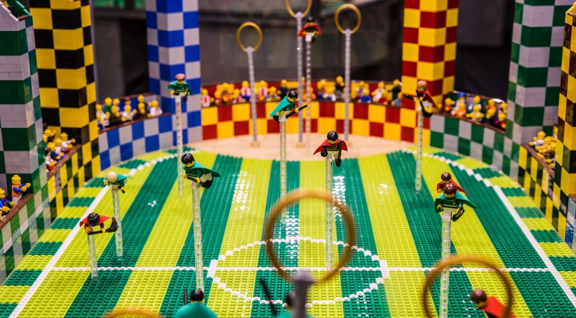 Ein Quidditch-Feld aus Legosteinen