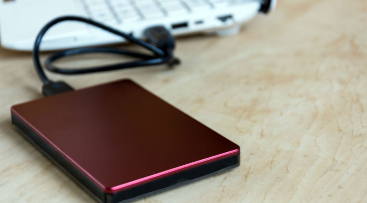 Externe Festplatte an Windows-Laptop angeschlossen.