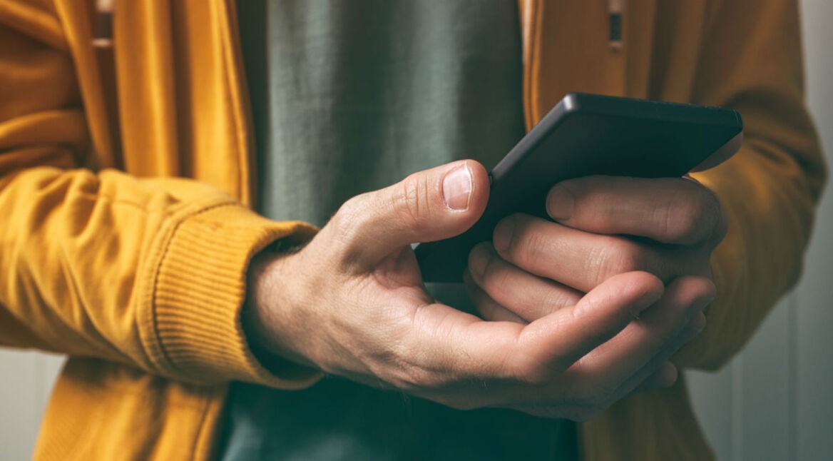 Den Lockdown-Modus am Smartphone aktivieren.