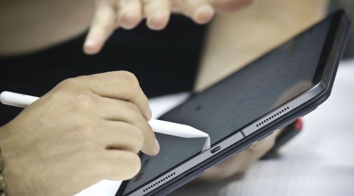 Auf dem iPad Pro mit dem Apple Pencil ein Layout erstellen.