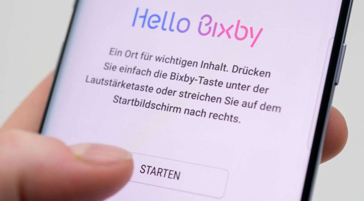 Samsungs Assistenten Bixby auf dem Smartphone starten.