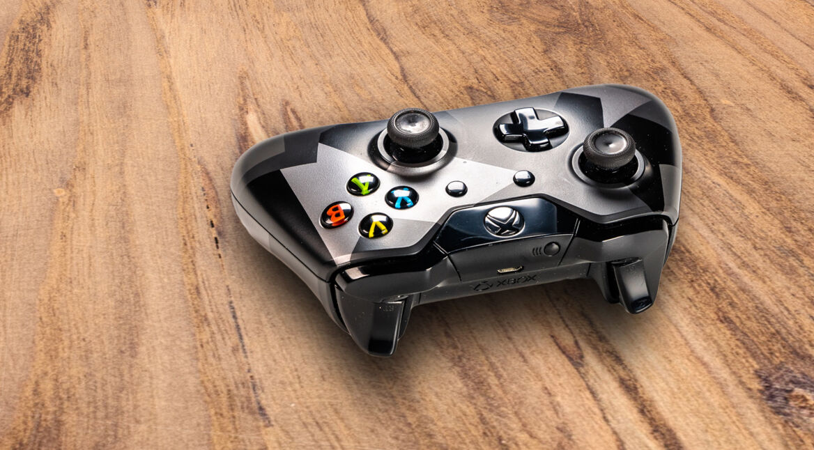 Xbox One Controller, der gleich für Final Fantasy 7 benutzt wird