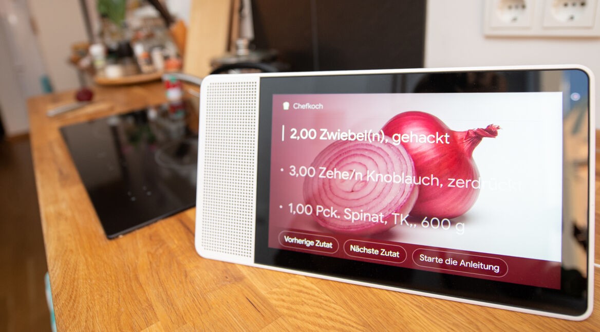 Lenovo Smart Display zeigt Kochrezept an