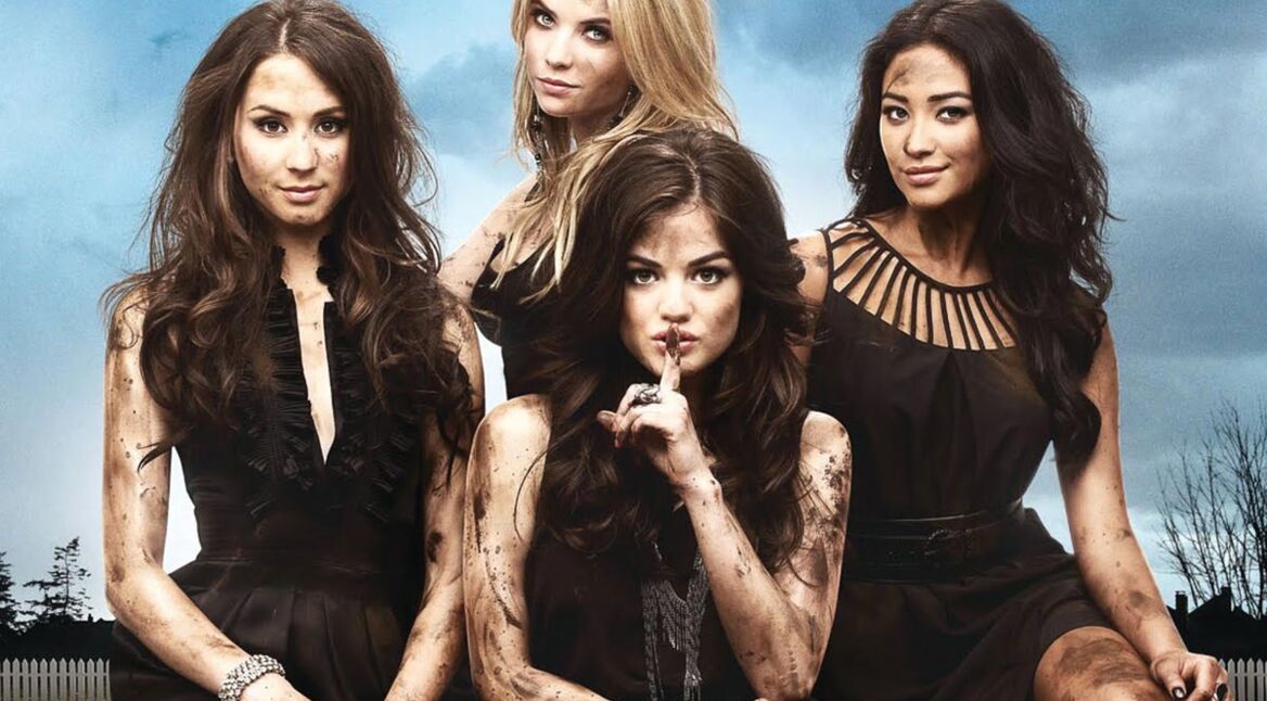 Lucy Hale in Pretty Little Liars