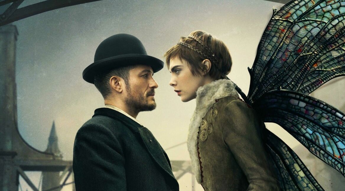 Orlando Bloom und Cara Develingne in Carnival Row