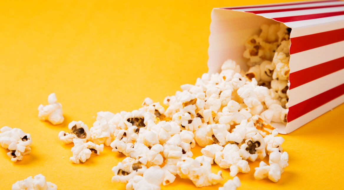 Popcorn-Tüte ist umgefallen.