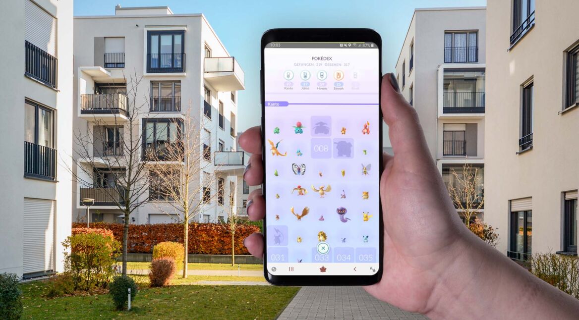 Smartphone-Display zeigt den Pokédex von Pokémon Go.