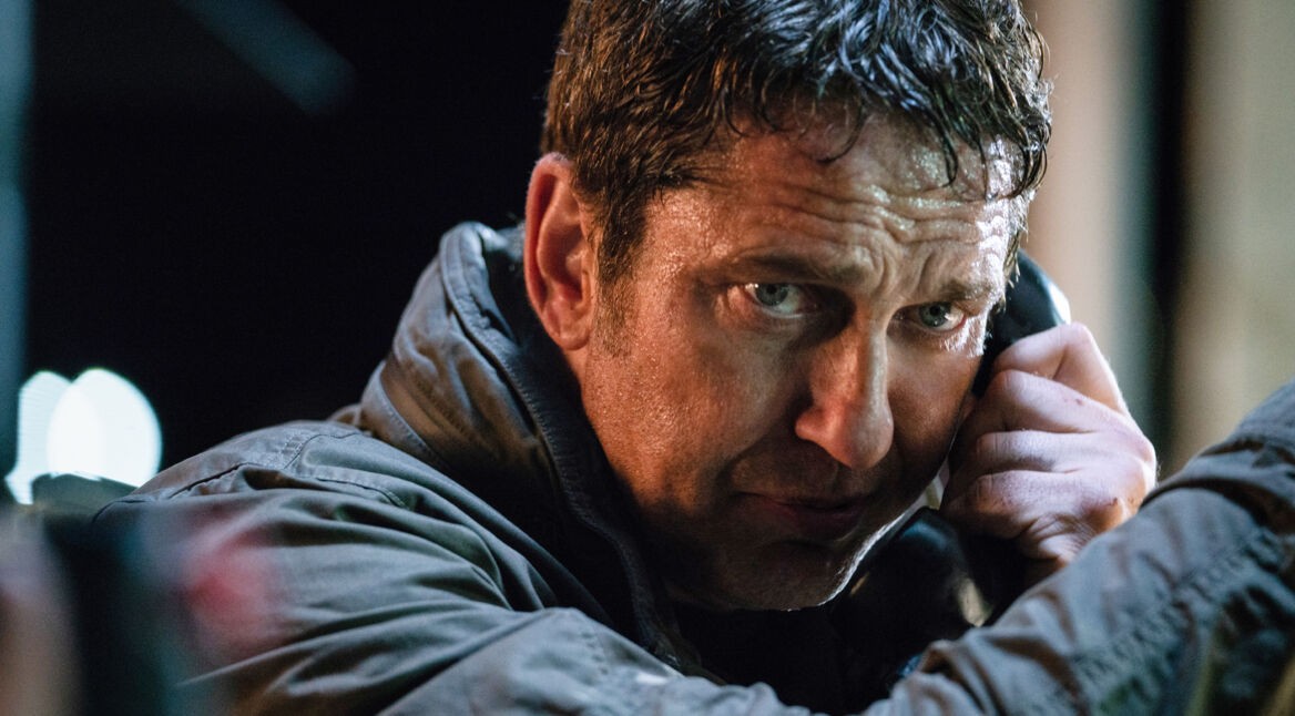 Gerard Butler als Mike Banning in "Angel has Fallen" am Telefon