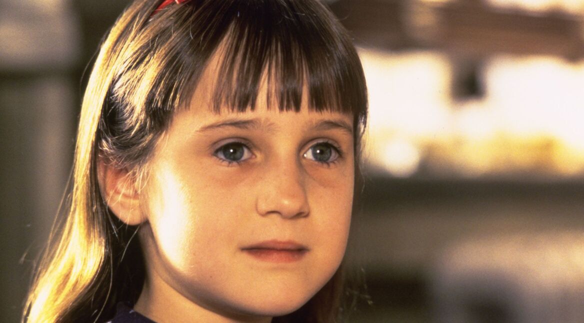 Szenenbild mit Mara Wilson im Film „Matilda”.