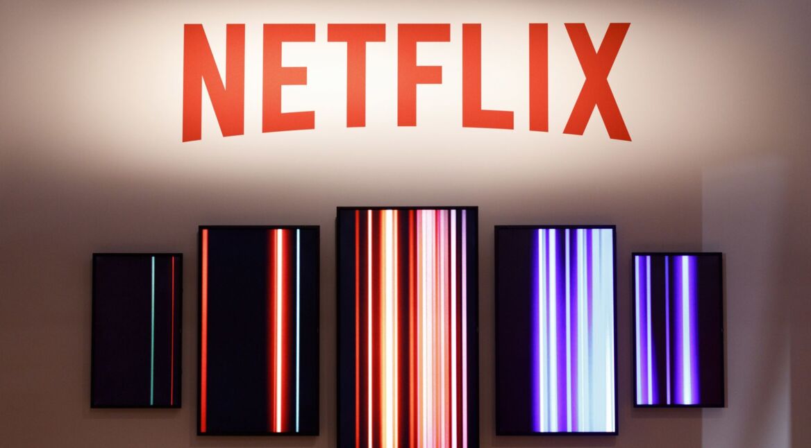 Das Netflix-Logo am Messestand des Streaminganbieters auf der Gamescom 2019.