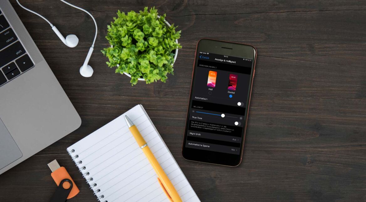 Am iPhone 8 Plus den Dark Mode von iOS 13 einstellen.