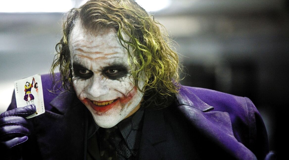 Heath Ledger als Joker im Superheldenfilm „The Dark Knight”.