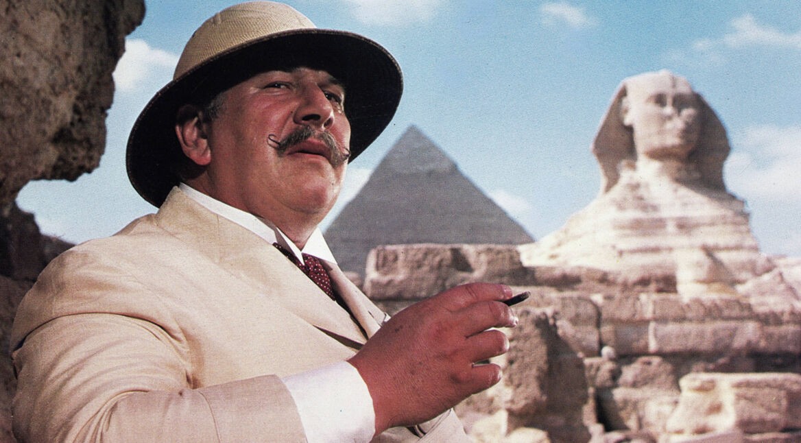 Peter Ustinov als Hercule Poirot in Gizeh