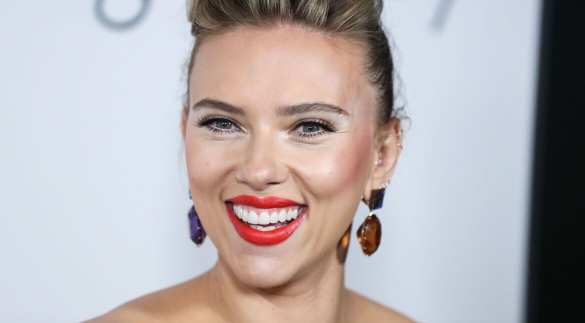 „Black Widow”-Star Scarlett Johansson bei der Filmpremiere von „Marriage Story”.