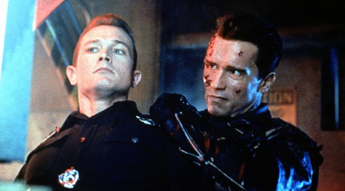 Filmszene aus dem Roboterfilm Terminator 2 mit Arnold Schwarzenegger