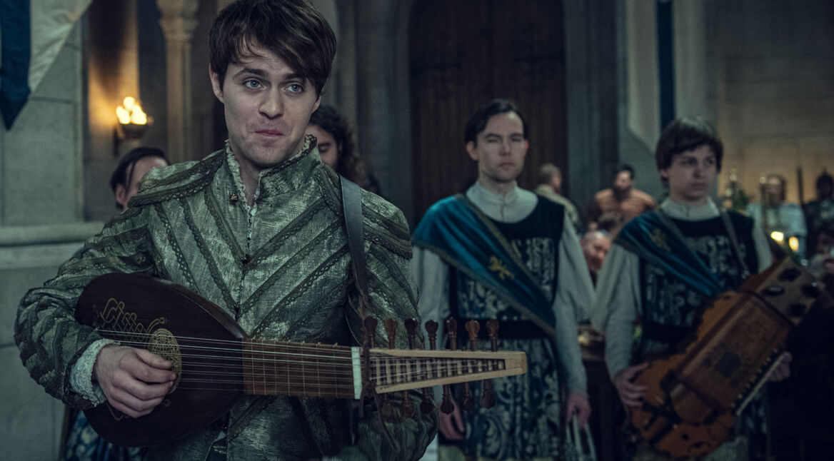 Filmszene mit dem Barden Rittersporn aus The Witcher