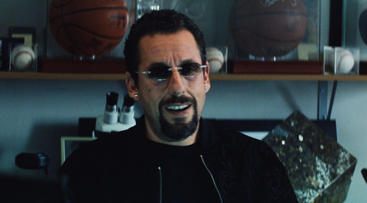 Adam Sandler als Diamantenhändler in "Der schwarze Diamant". Foto: Netflix