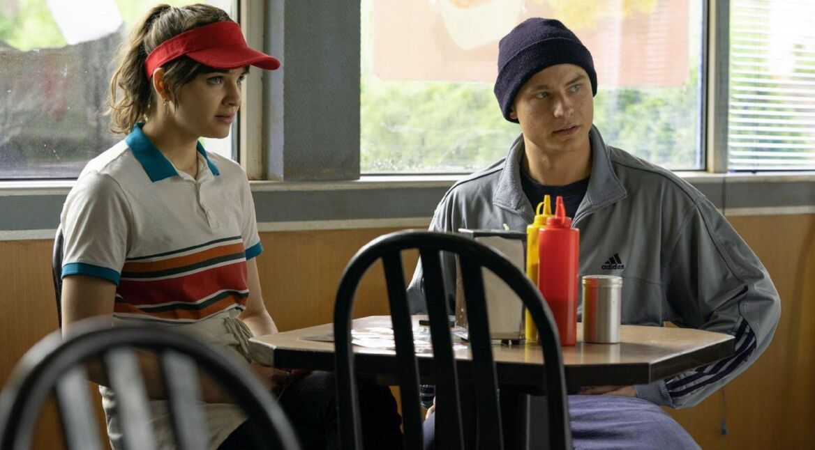 Lisa Vicari und Dennis Mojen in Isi & Ossi