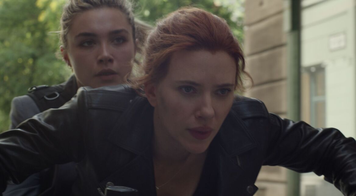 Florence Pugh und Scarlett Johansson im Film „Black Widow”.