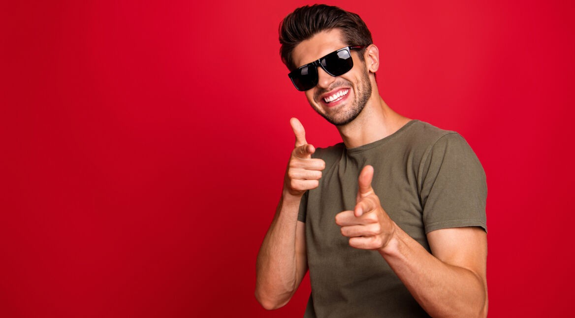 Mann mit Sonnenbrille