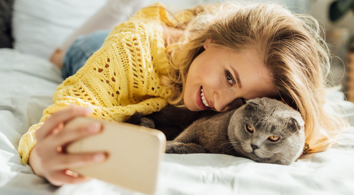 Damit bei Selfies auf dem iPhone Vorschau und Ergebnis nicht voneinander abweichen, gibt es bei iOS 14 eine neue Funktion.