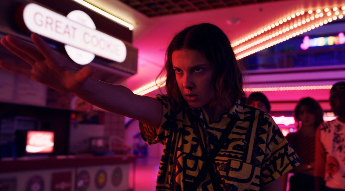 Millie Bobby Brown als Elf in der Serie Stranger Things