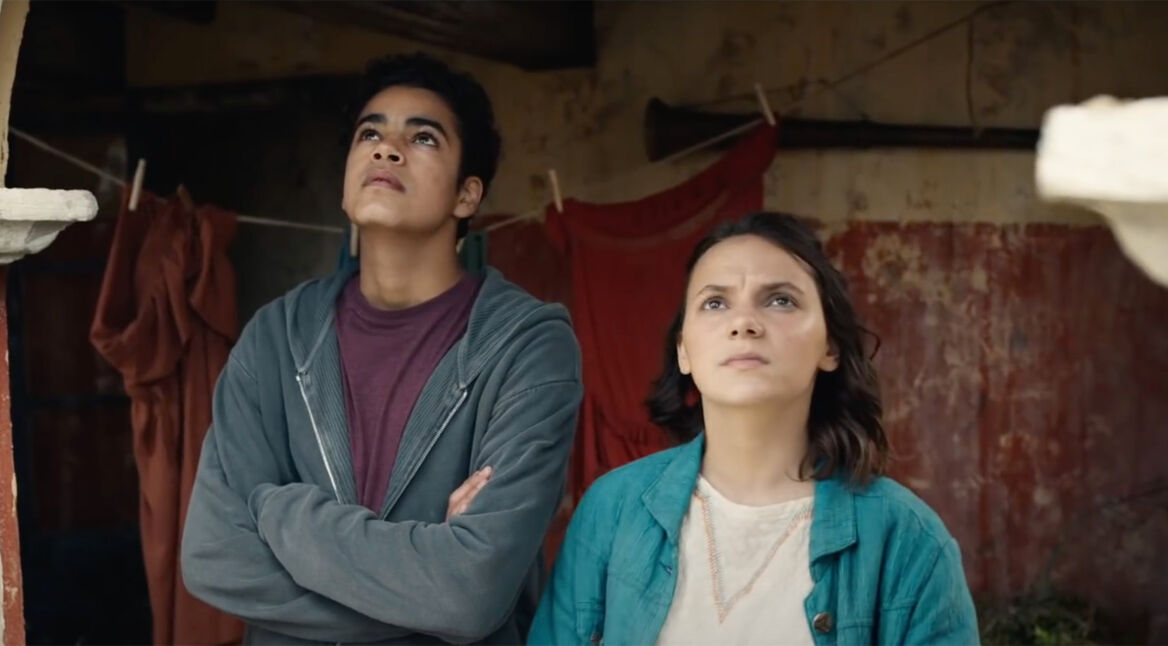 Dafne Keen (Lyra) und Amir Wilson (Will) in "His Dark Materials" Staffel 2