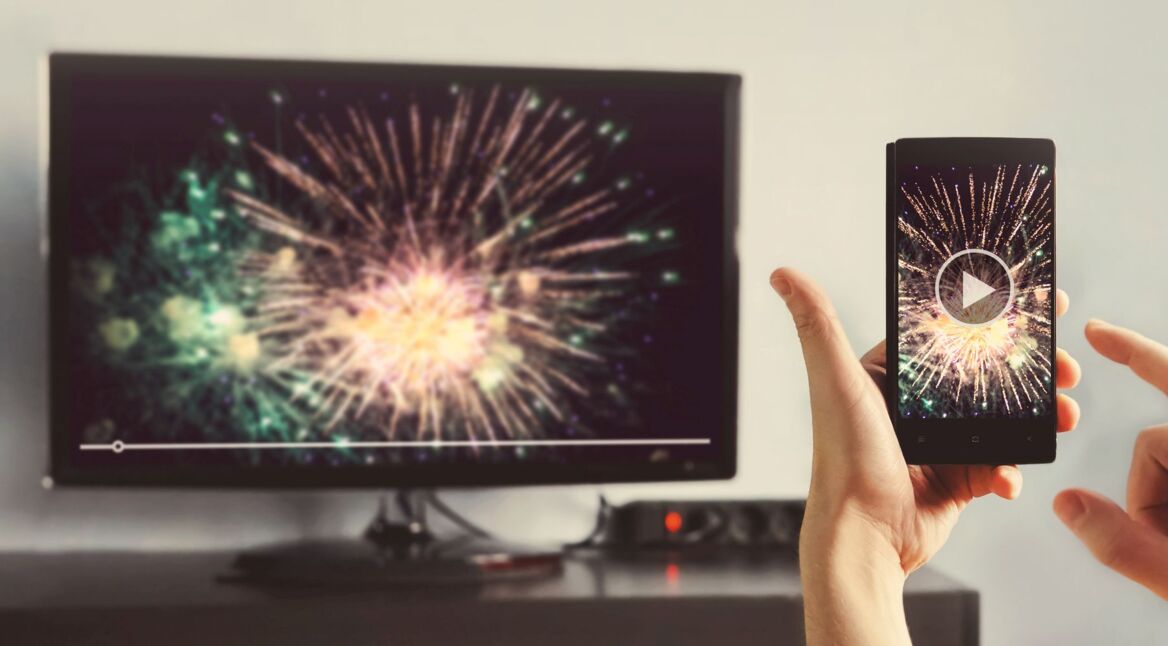 Inhalte vom Smartphone auf den TV streamen.