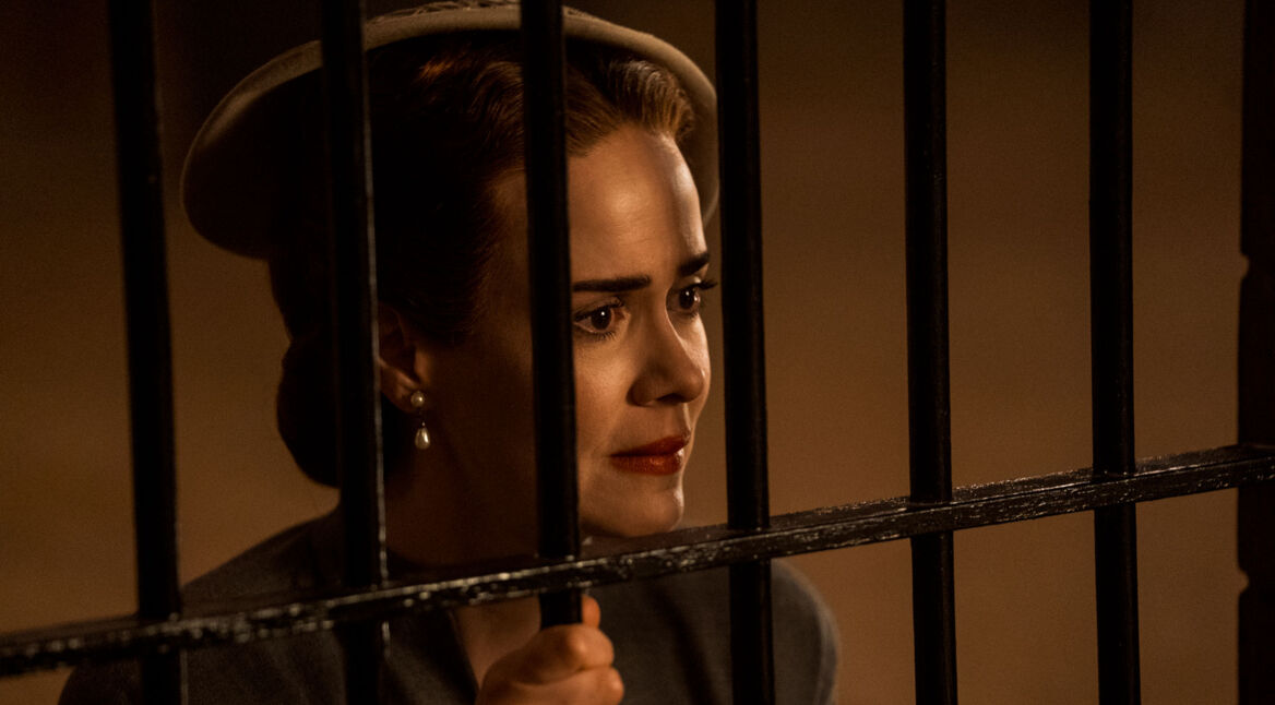 Schauspielerin Sarah Paulson als Mildred Ratched in der Serie "Ratched"