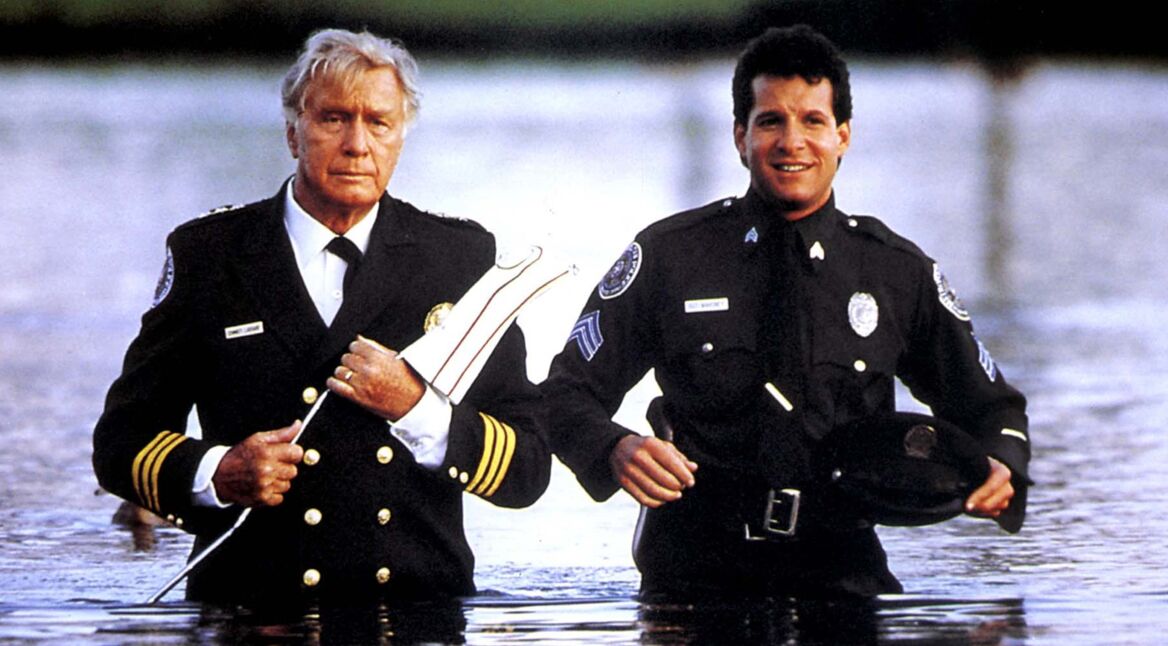 Geroge Gaynes und Steve Guttenberg in Police Academy 4