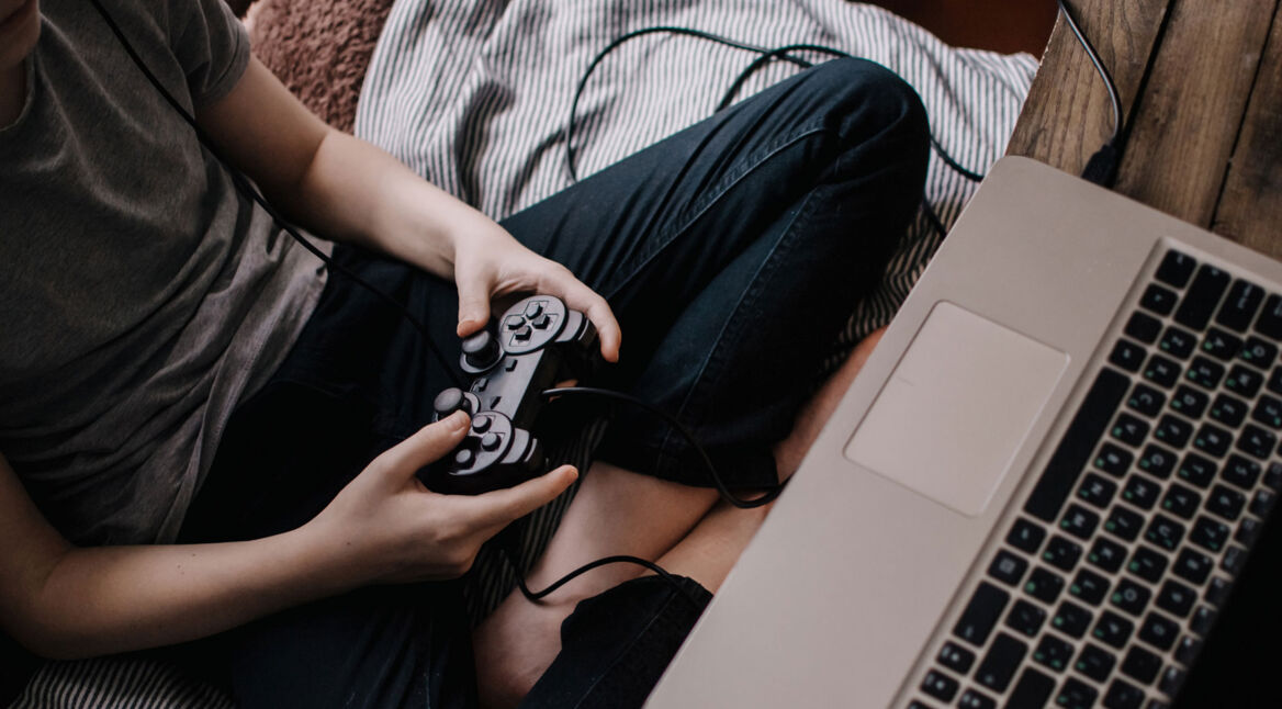 genki-shadowcast-nintendo-ps5-laptop