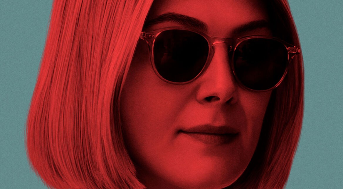 Rosamund Pike auf dem Poster zu Netflix' I Care a Lot
