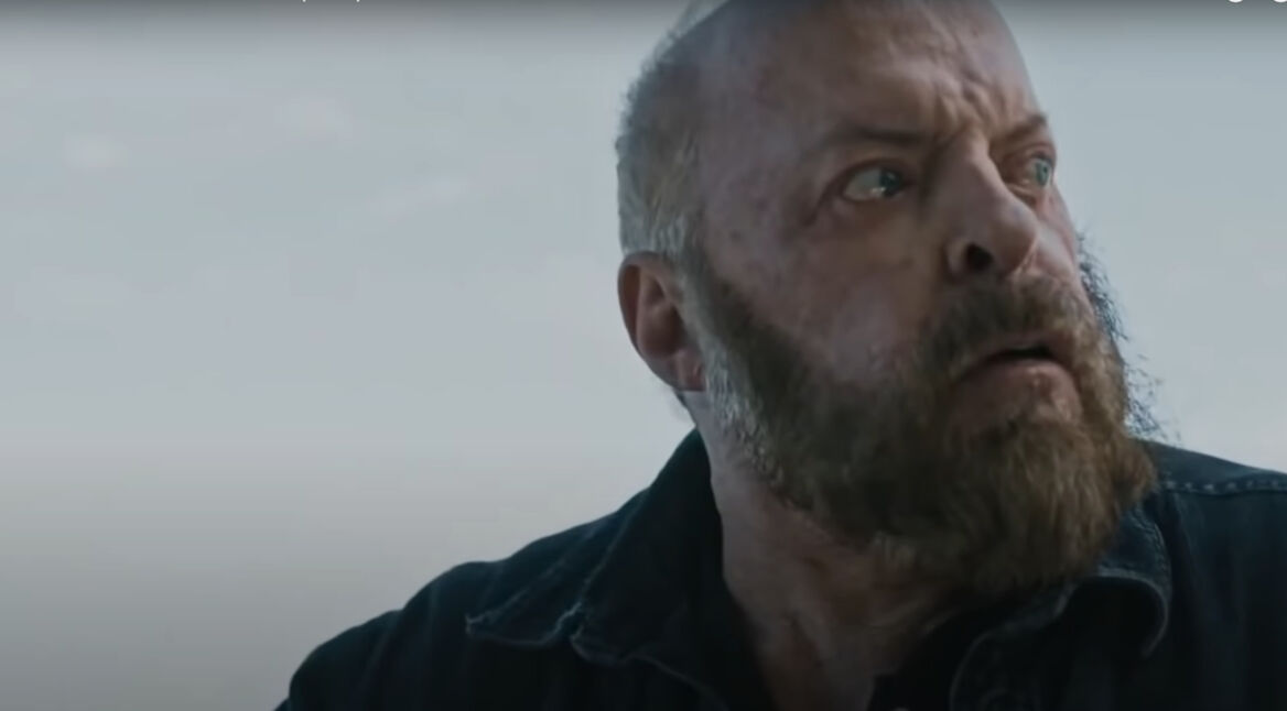 Neville Archambault als Tom in The Block Island Sound