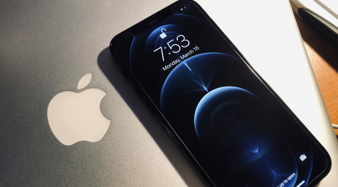 iPhone 12 Pro auf MacBook