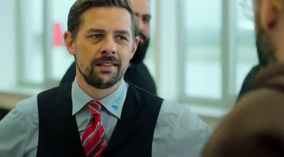 Klaas Heufer-Umlauf als Jan in Heck Check