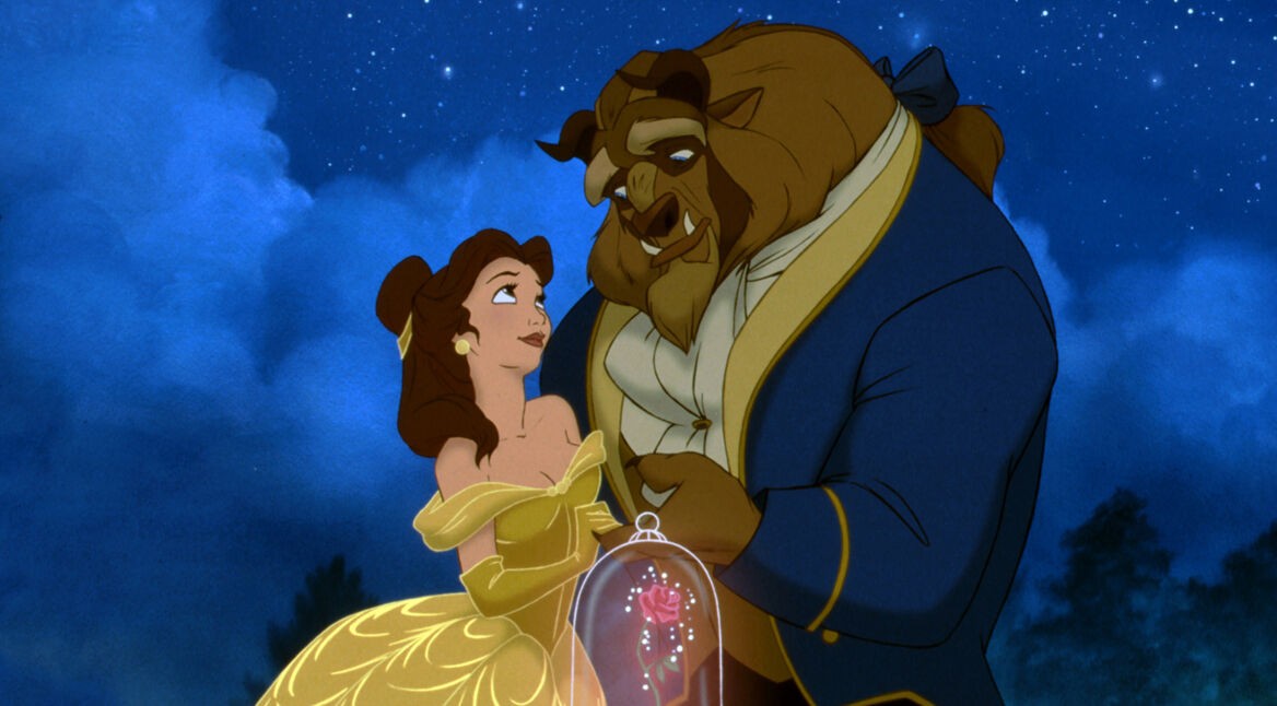 Die Schöne und das Biest Arm in Arm