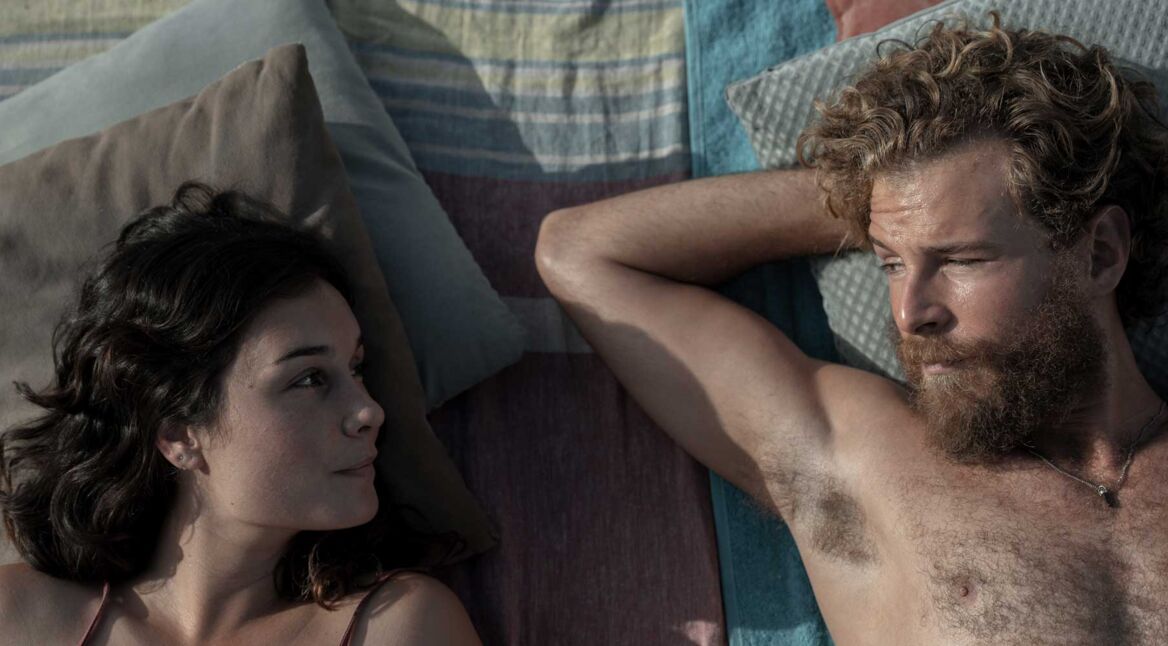 Nadia de Santiago und Alvari Cervantes in Die Zeit, die ich dir widme