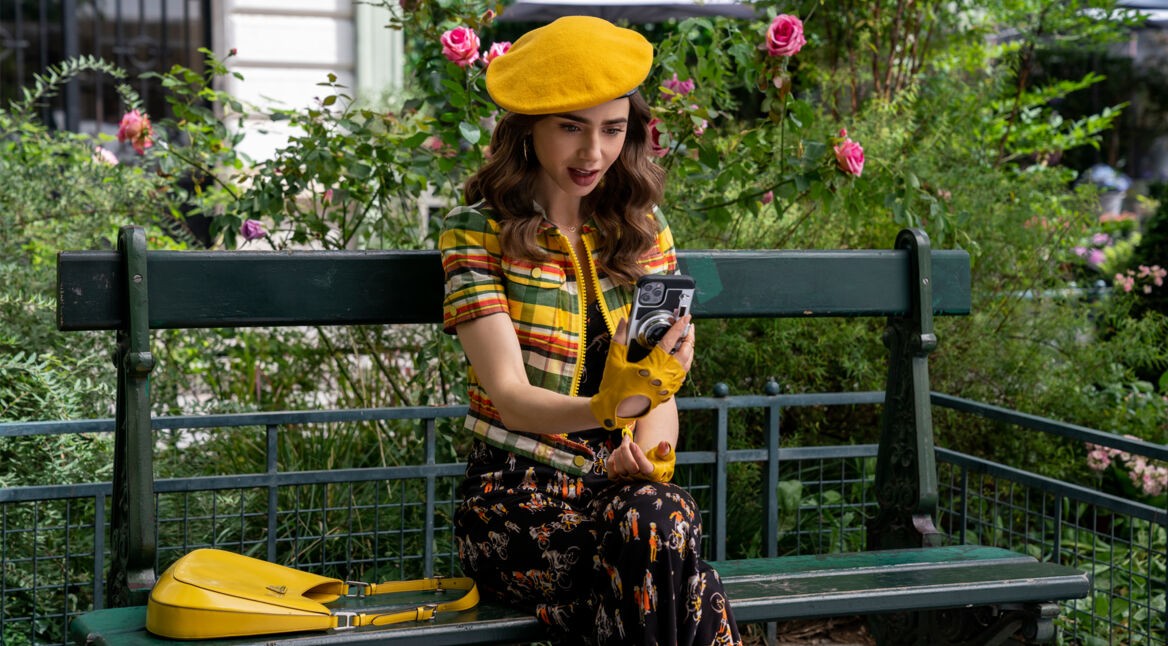 Lily Collins in Staffel 2 von "Emily in Paris".