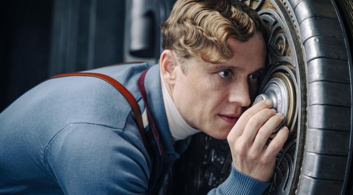 Matthias Schweighöfer als Ludwig Dieter im Film Army of Thieves