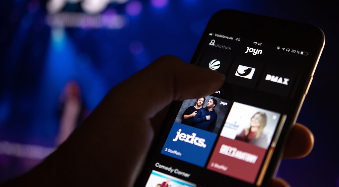 Ein iPhone, auf dem die Joyn-App geöffnet ist
