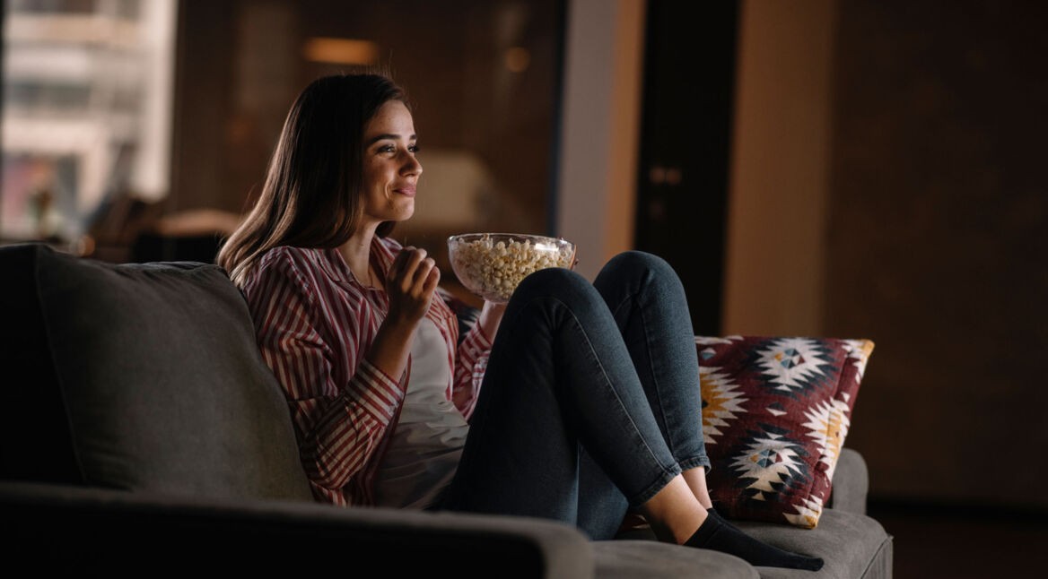 Frau schaut Superfresh