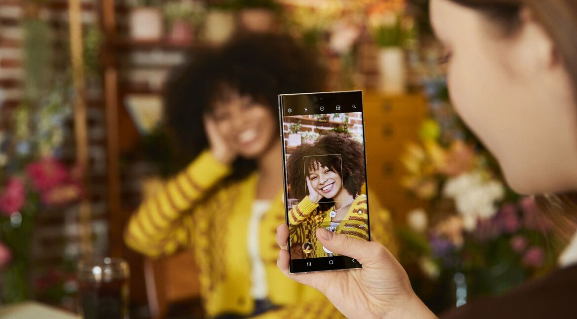 Mit der Kamera des Galaxy S22 Ultra ein Bild aufnehmen.