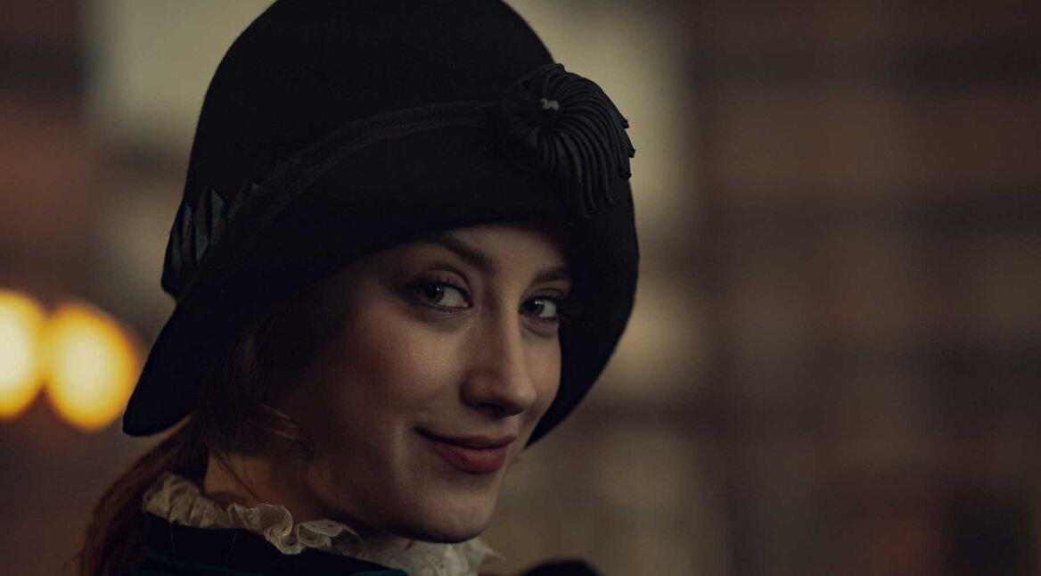 Hazal Kaya in Mitternacht im Pera Palace