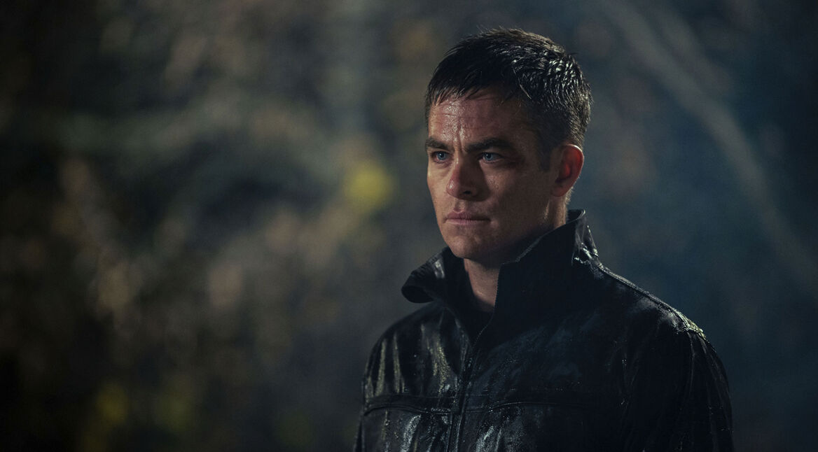 Chris Pine in The Contractor
